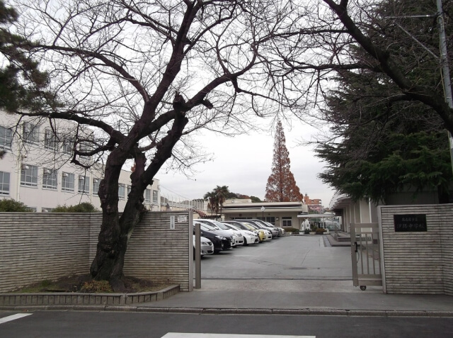 名古屋市立汐路中学校の外観